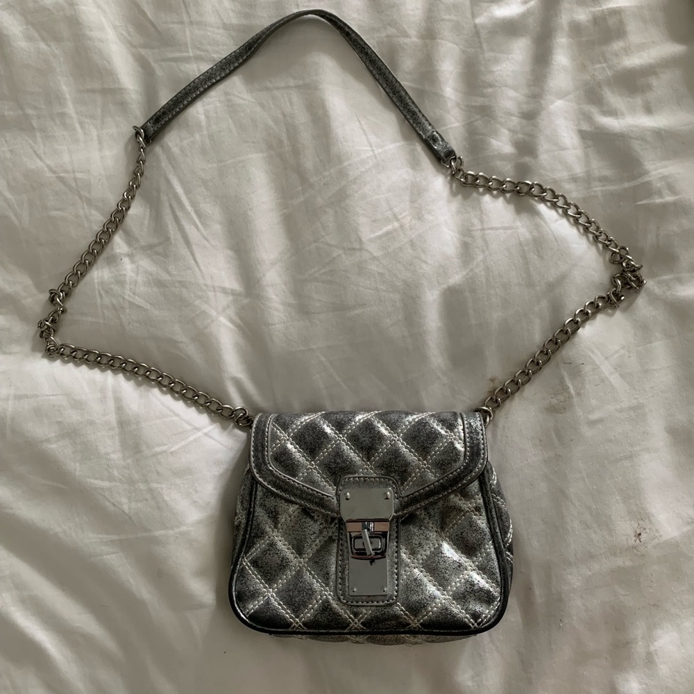 Silver purse rockin robin